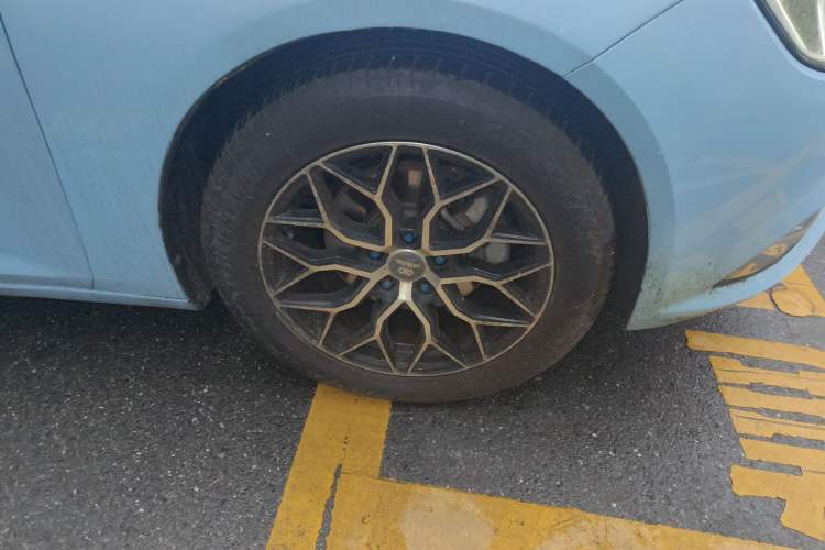 Used Buick Regal 2019 20T Elite Version China VI Standard Right Front Wheel Hub