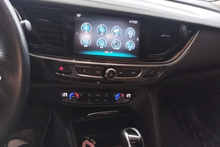 Used Buick Regal 2019 20T Luxury Model China V Standard Audio And AC Panel