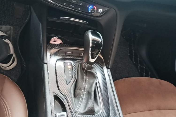Used Buick Regal 2019 20T Luxury Model China V Standard Gear Lever