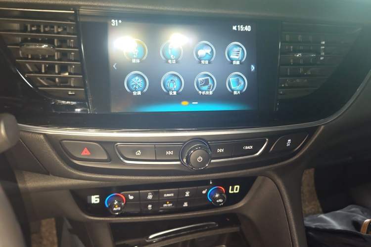 Used Buick Regal 2019 20T Elite Version China V Standard Audio And AC Panel