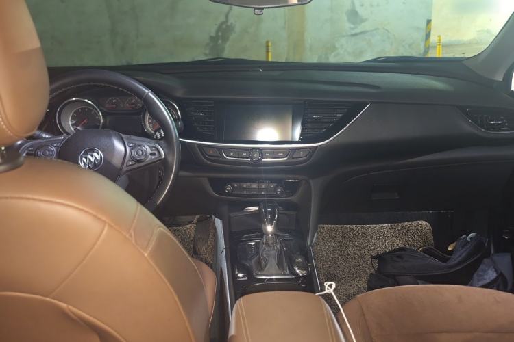 Used Buick Regal 2019 20T Elite Version China V Standard Center Console