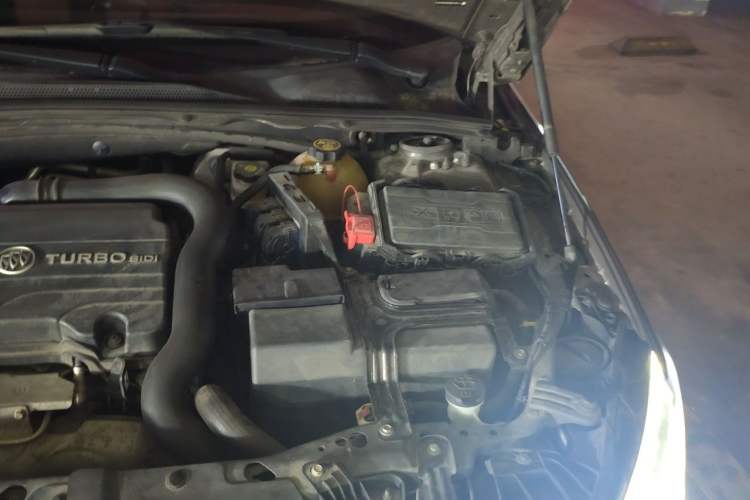 Used Buick Regal 2019 20T Elite Version China V Standard Engine Bay Left