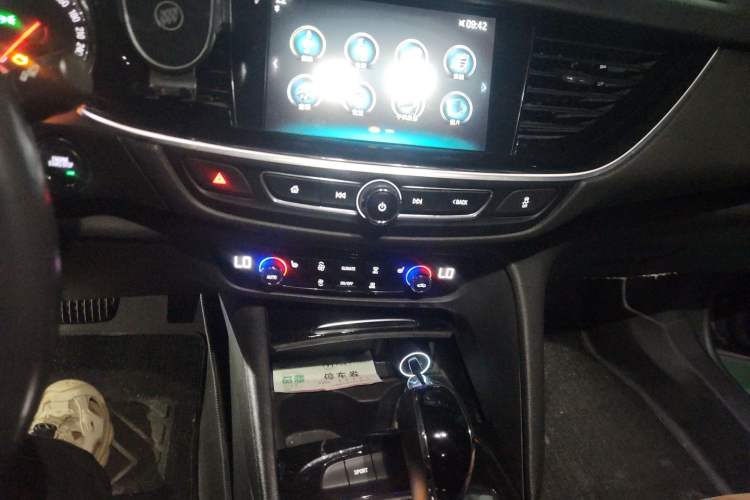 Used Buick Regal 2019 20T Luxury Model China V Standard Audio And AC Panel