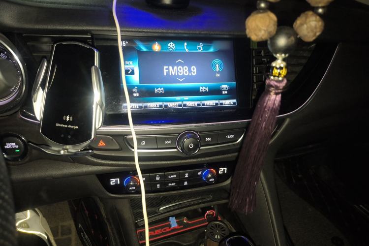 Used Buick Regal 2019 20T Elite Version China VI Standard Audio And AC Panel