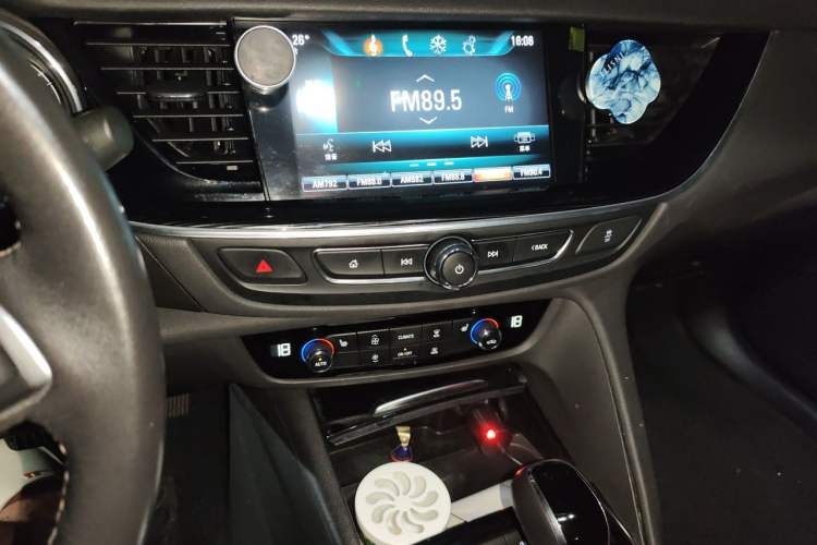 Used Buick Regal 2019 20T Elite Version China VI Standard Audio And AC Panel