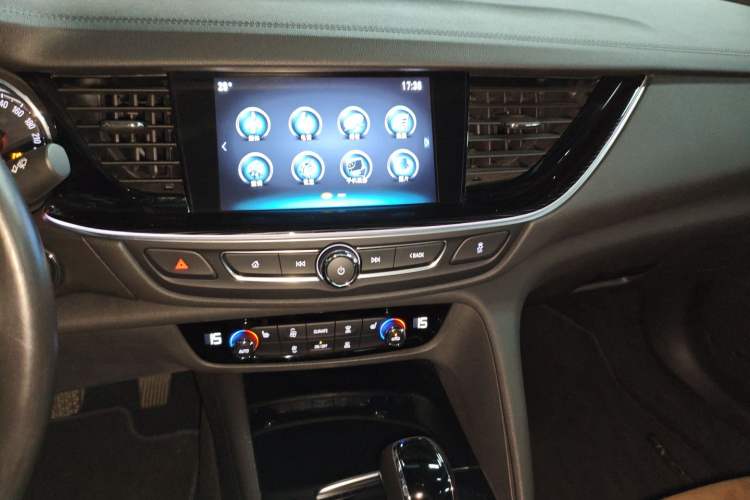 Used Buick Regal 2019 20T Elite Version China VI Standard Audio And AC Panel