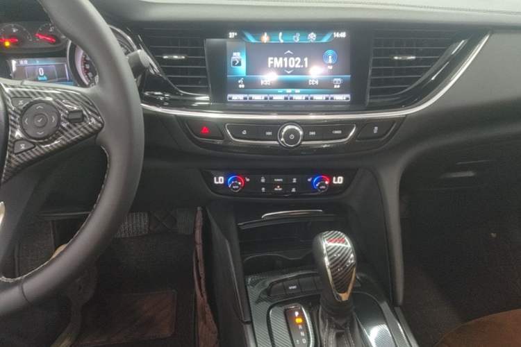 Used Buick Regal 2019 20T Elite Version China VI Standard Audio And AC Panel