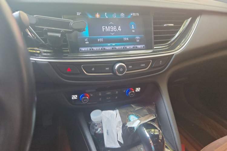 Used Buick Regal 2019 Revised 20T Luxury Version China VI Standard Audio And AC Panel