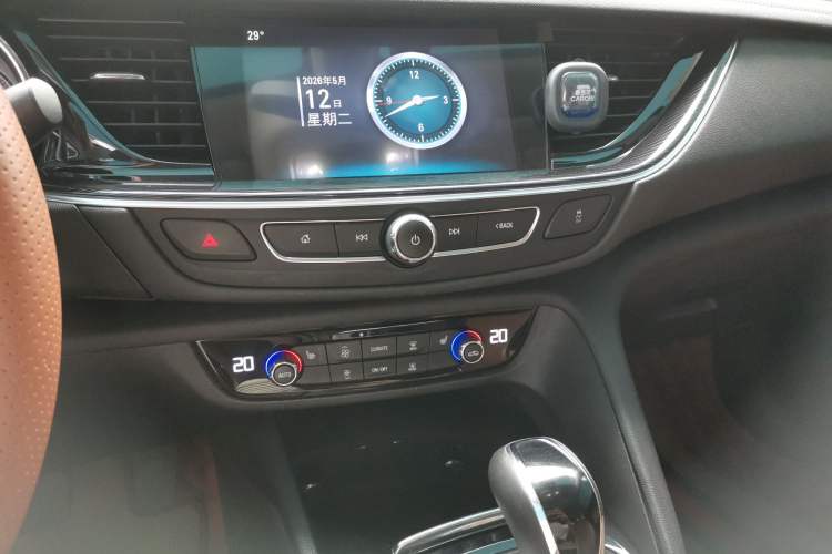 Used Buick Regal 2019 20T Elite Version China VI Standard Audio And AC Panel