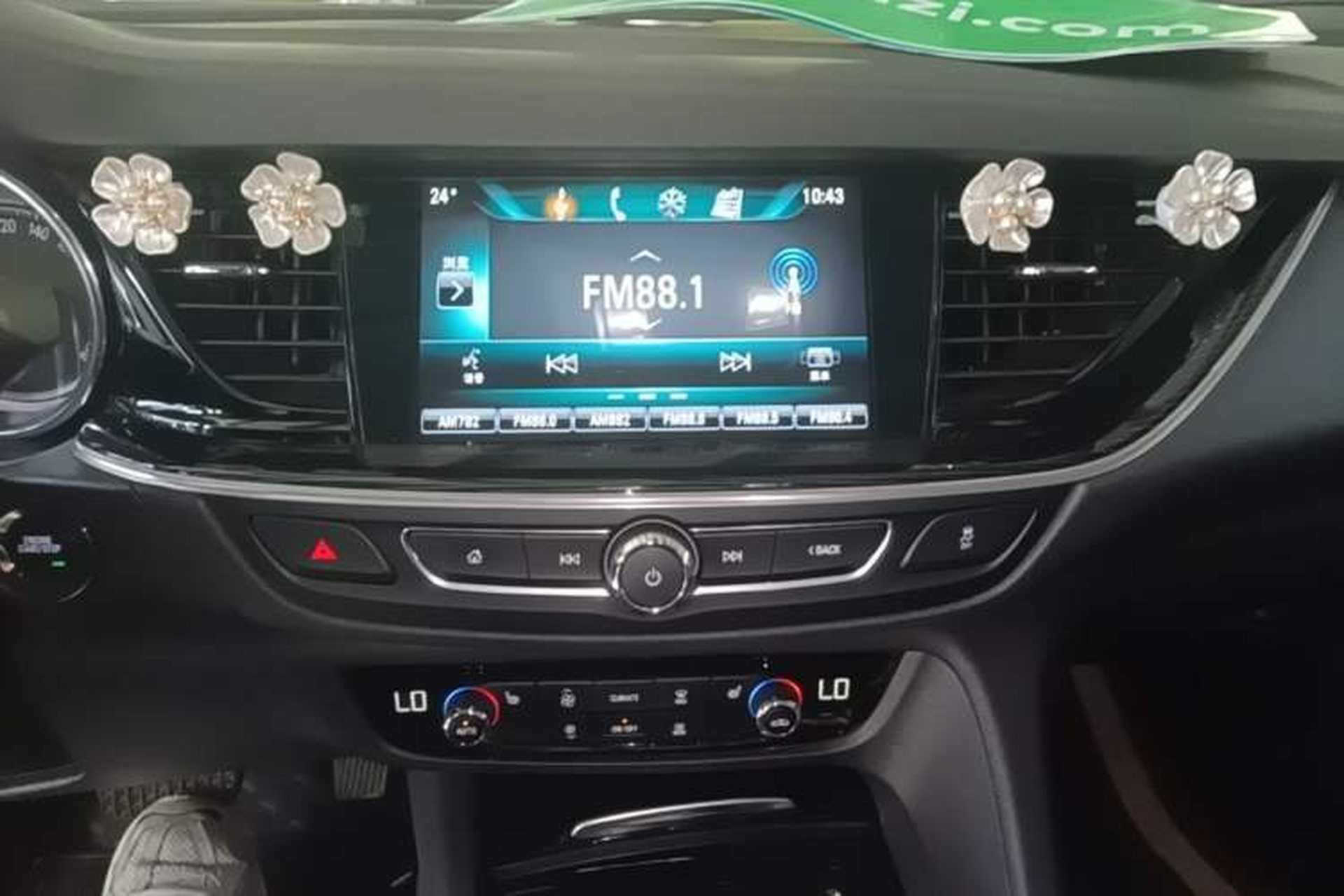 Used Buick Regal 2019 20T Elite Version China VI Standard Audio And AC Panel