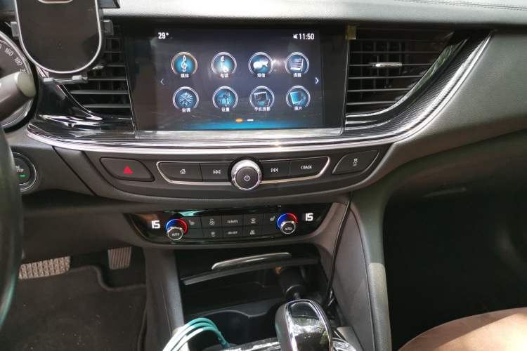 Used Buick Regal 2019 20T Elite Version China VI Standard Audio And AC Panel