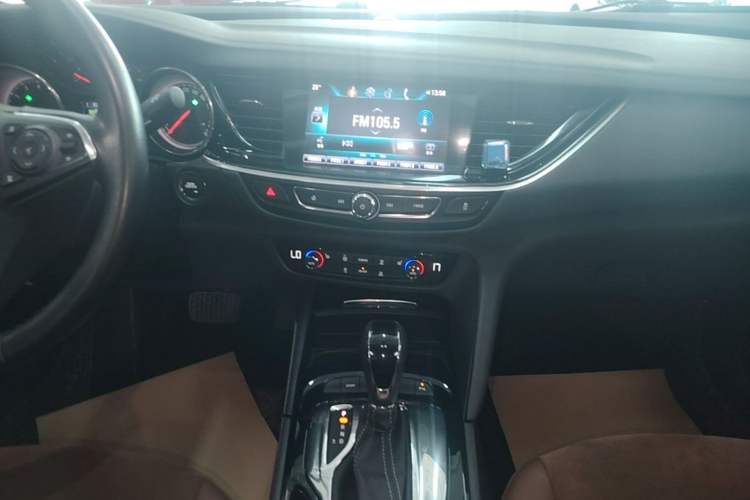 Used Buick Regal 2019 20T Elite Version China VI Standard Audio And AC Panel
