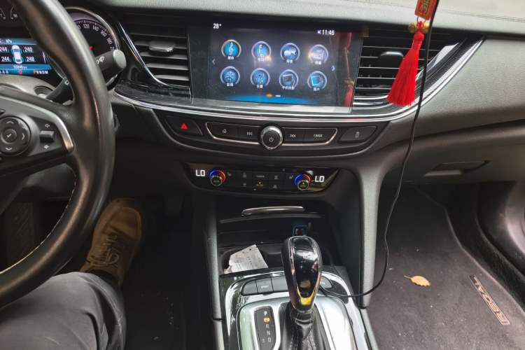 Used Buick Regal 2019 20T Elite Version China VI Standard Audio And AC Panel