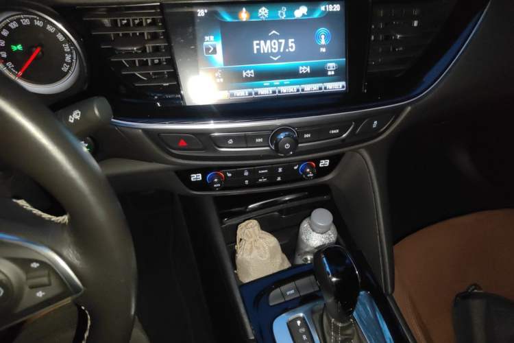 Used Buick Regal 2019 20T Elite Version China VI Standard Audio And AC Panel