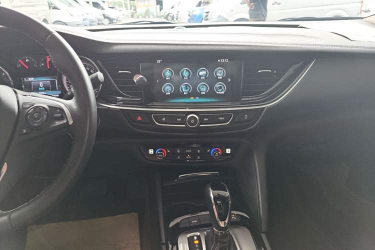 Used Buick Regal 2019 20T Elite Version China VI Standard Audio And AC Panel