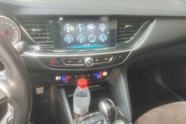 Used Buick Regal 2019 20T Elite Version China VI Standard Audio And AC Panel