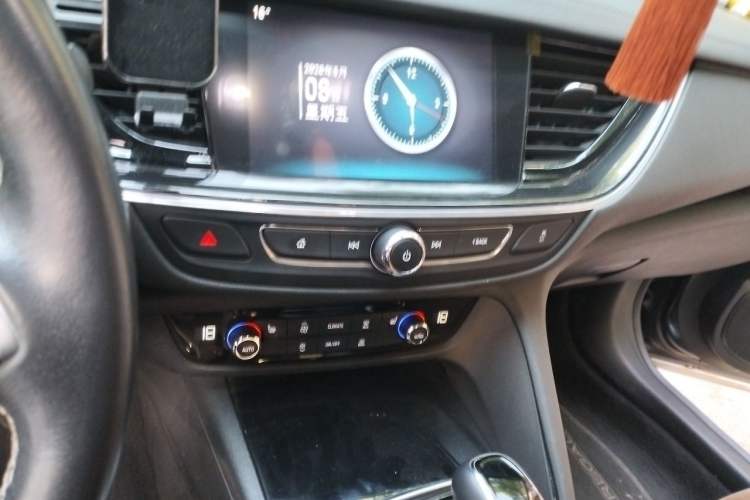 Used Buick Regal 2019 20T Elite Version China VI Standard Audio And AC Panel
