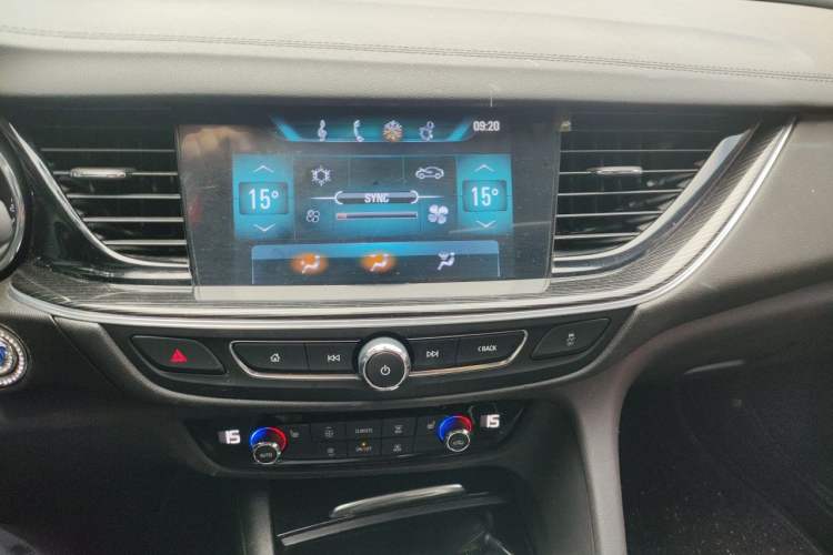 Used Buick Regal 2019 20T Elite Version China VI Standard Audio And AC Panel