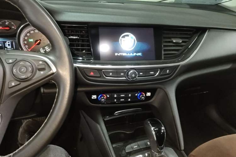 Used Buick Regal 2019 20T Elite Version China VI Standard Audio And AC Panel