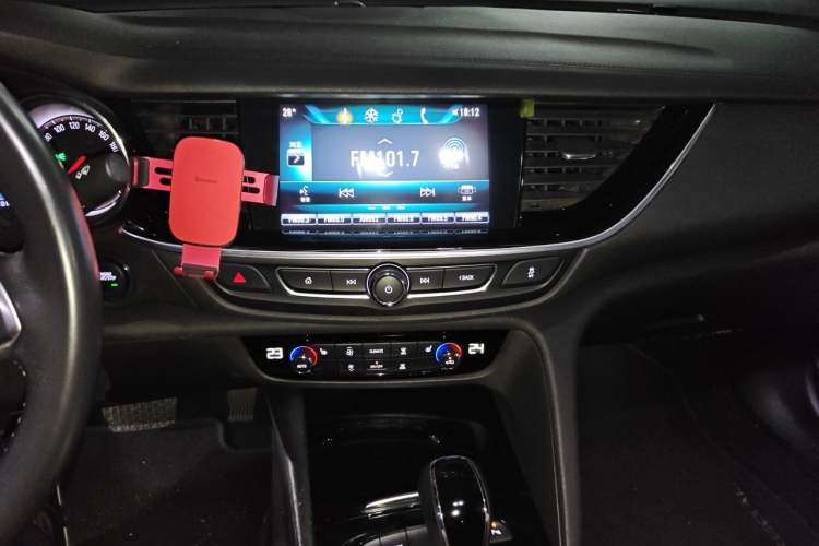 Used Buick Regal 2019 20T Elite Version China VI Standard Audio And AC Panel