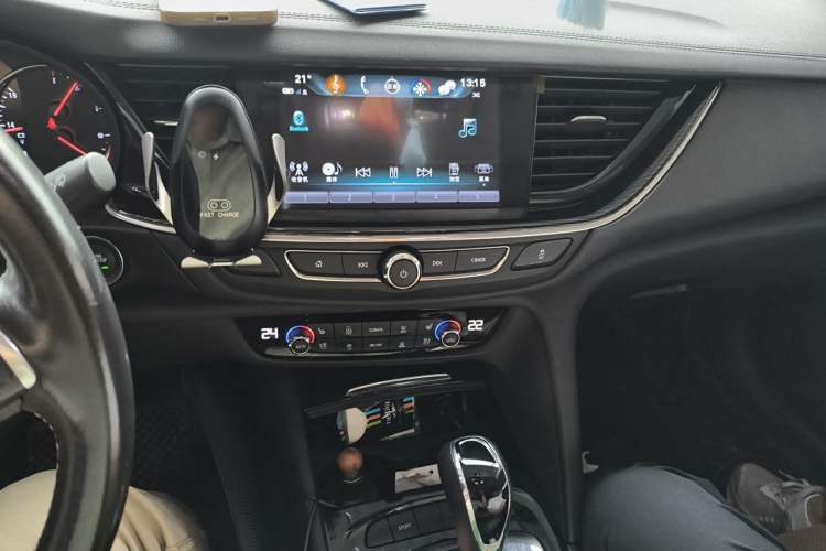 Used Buick Regal 2019 28T Luxury Edition China VI Audio And AC Panel