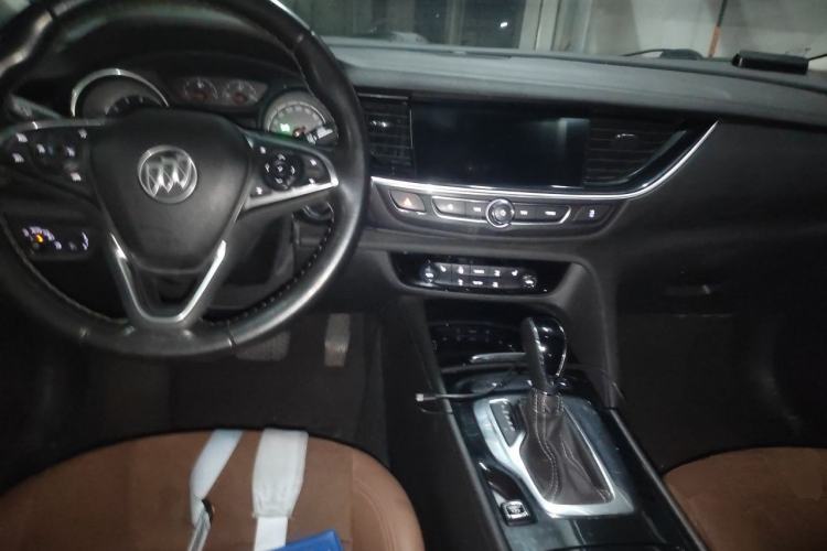 Used Buick Regal 2019 20T Elite Version China VI Standard Center Console