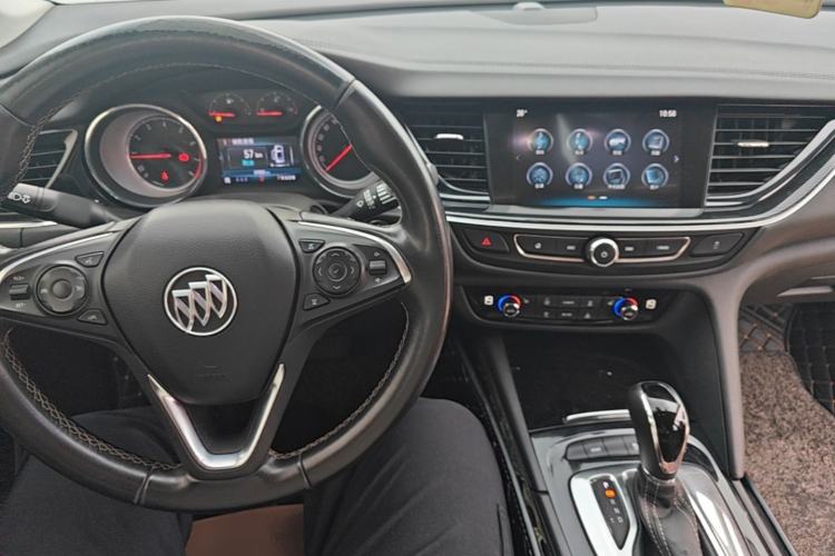 Used Buick Regal 2019 20T Elite Version China V Standard Center Console