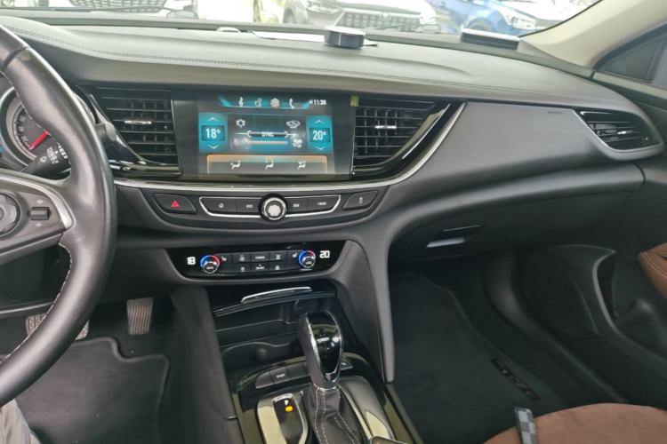 Used Buick Regal 2019 20T Elite Version China VI Standard Center Console