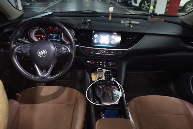 Used Buick Regal 2019 20T Luxury Model China VI Standard Center Console