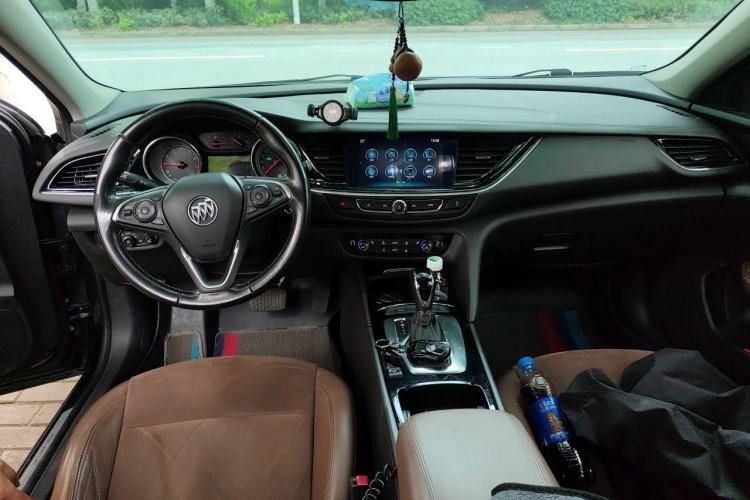 Used Buick Regal 2019 20T Elite Version China VI Standard Center Console