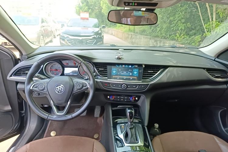 Used Buick Regal 2019 20T Elite Version China VI Standard Center Console