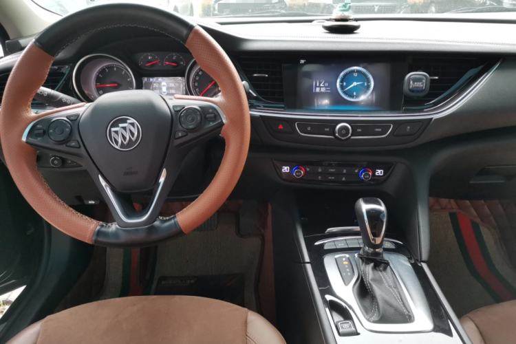 Used Buick Regal 2019 20T Elite Version China VI Standard Center Console