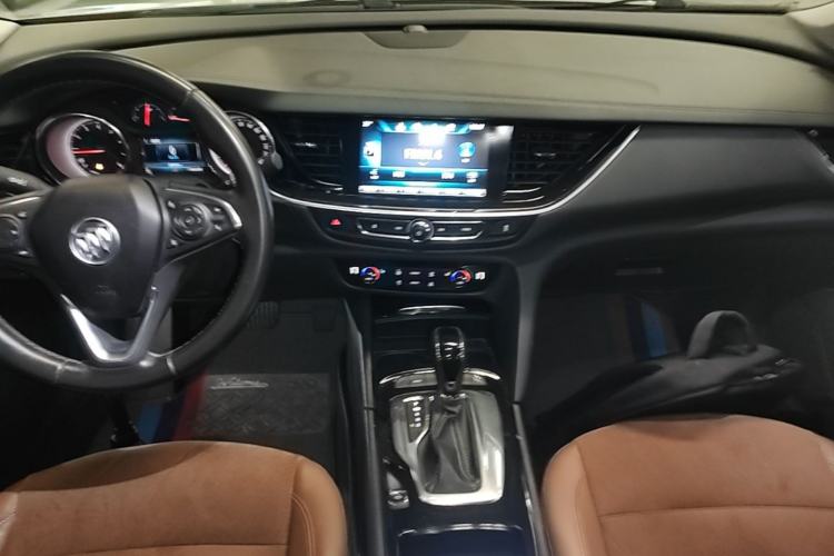 Used Buick Regal 2019 20T Elite Version China VI Standard Center Console