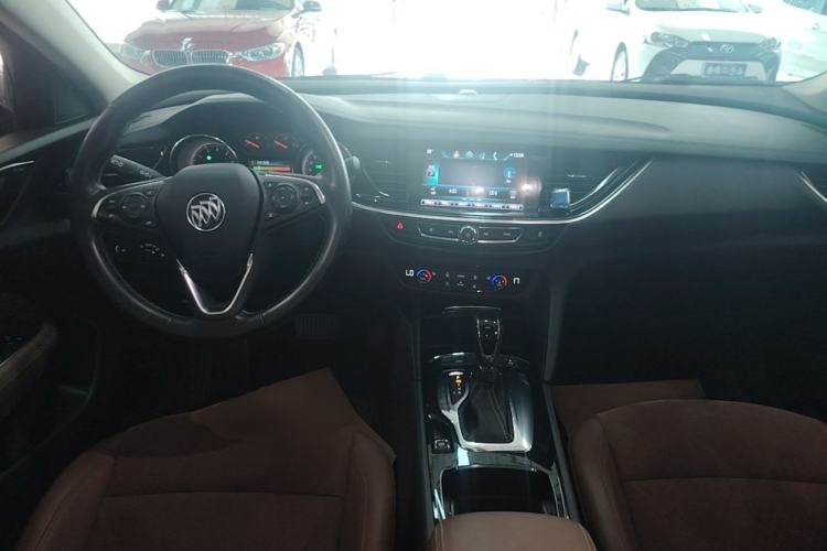 Used Buick Regal 2019 20T Elite Version China VI Standard Center Console