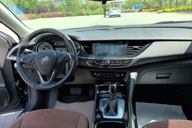 Used Buick Regal 2019 20T Elite Version China VI Standard Center Console