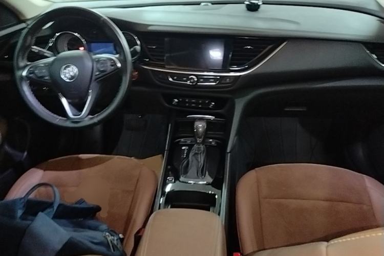 Used Buick Regal 2019 20T Elite Version China VI Standard Center Console