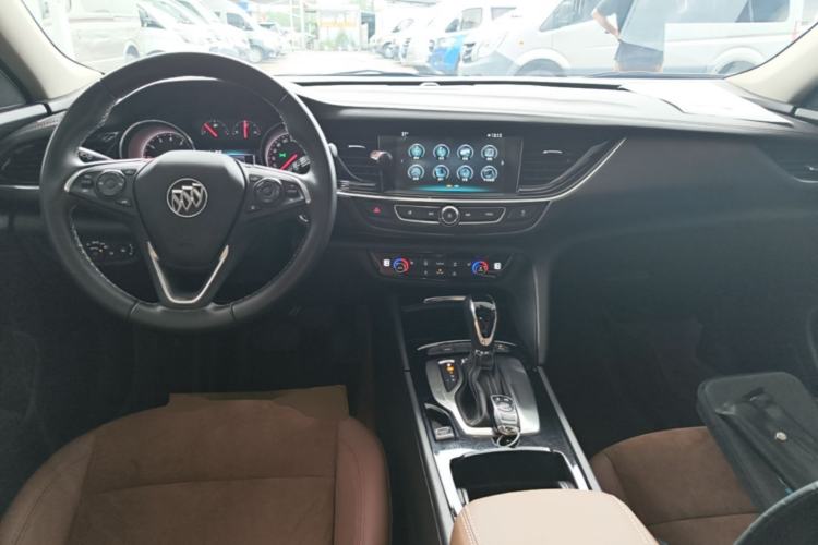 Used Buick Regal 2019 20T Elite Version China VI Standard Center Console