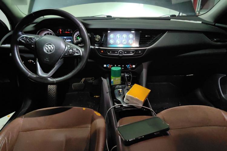 Used Buick Regal 2019 20T Elite Version China VI Standard Center Console