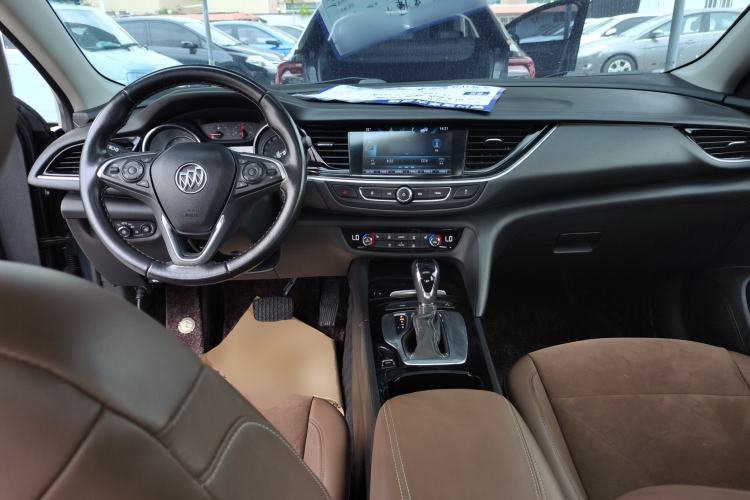 Used Buick Regal 2019 20T Elite Version China VI Standard Center Console