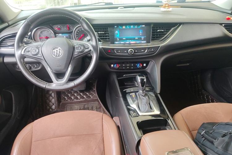 Used Buick Regal 2019 20T Elite Version China VI Standard Center Console