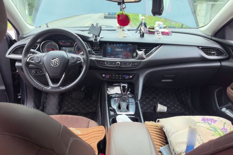 Used Buick Regal 2019 20T Elite Version China VI Standard Center Console
