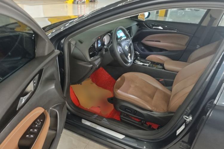 Used Buick Regal 2019 Revised 20T Luxury Version China VI Standard Driver Seat