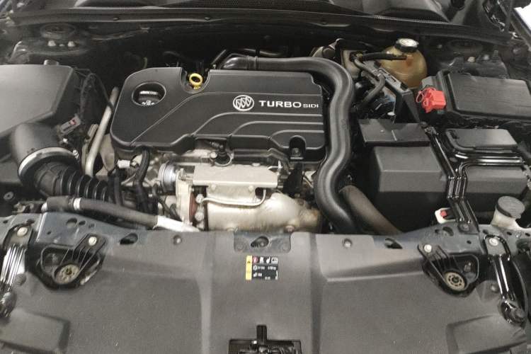 Used Buick Regal 2019 20T Elite Version China VI Standard Engine Bay
