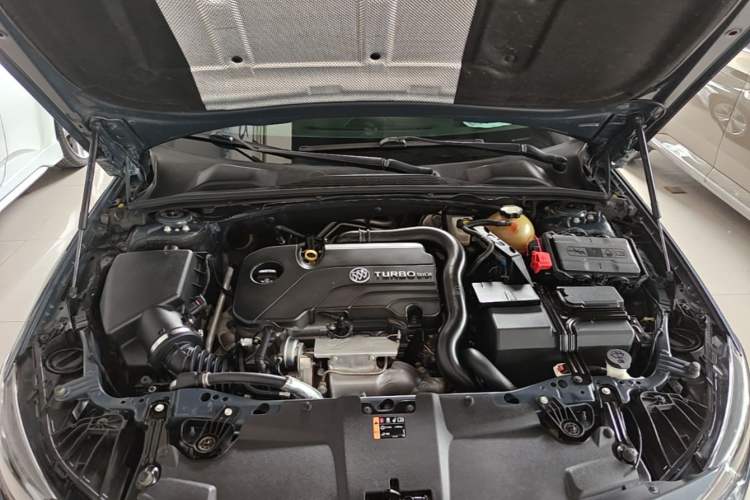 Used Buick Regal 2019 20T Elite Version China VI Standard Engine Bay