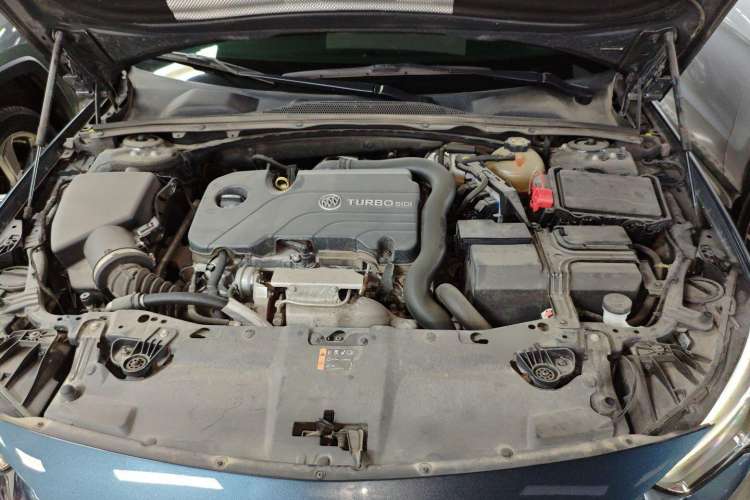 Used Buick Regal 2019 20T Elite Version China VI Standard Engine Bay