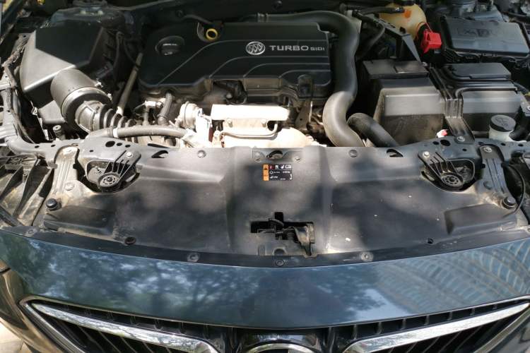 Used Buick Regal 2019 20T Elite Version China VI Standard Engine Bay