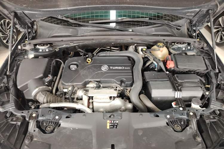 Used Buick Regal 2019 20T Elite Version China VI Standard Engine Bay