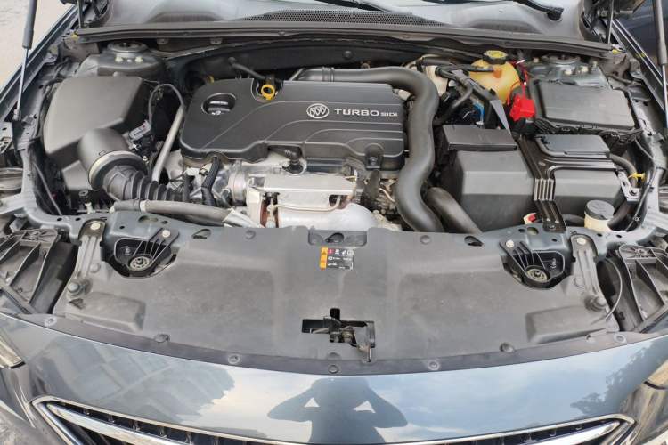 Used Buick Regal 2019 20T Elite Version China VI Standard Engine Bay