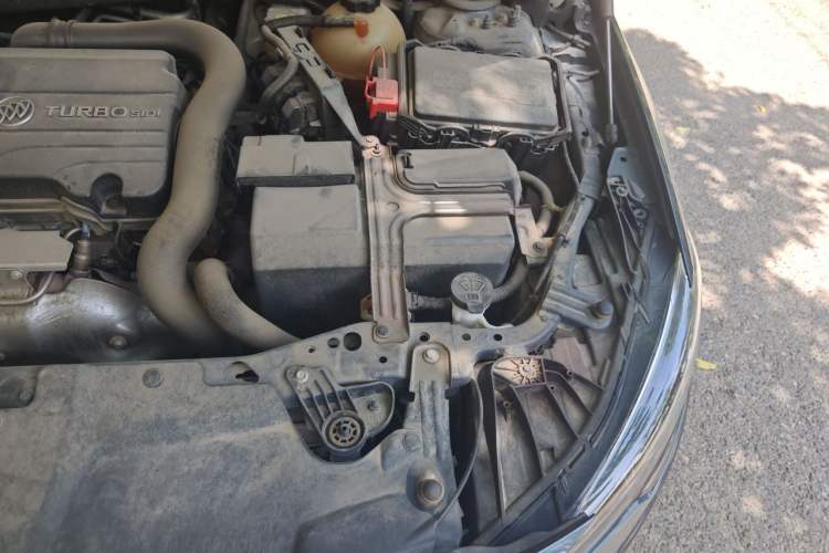Used Buick Regal 2019 Revised 20T Luxury Version China VI Standard Engine Bay Left
