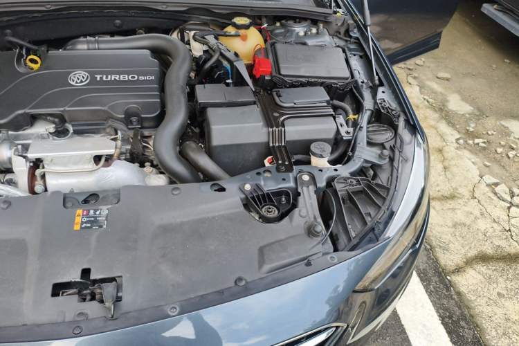 Used Buick Regal 2019 20T Elite Version China VI Standard Engine Bay Left